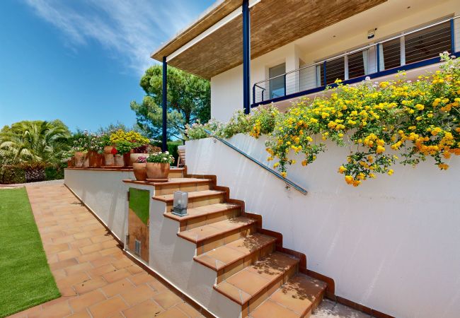 Villa en Ampolla - Villa Gaudi Villa en Ampolla - Villa Gaudi