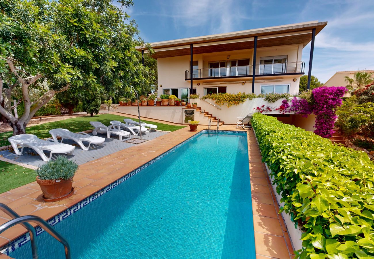 Villa en Ampolla - Villa Gaudi Villa en Ampolla - Villa Gaudi