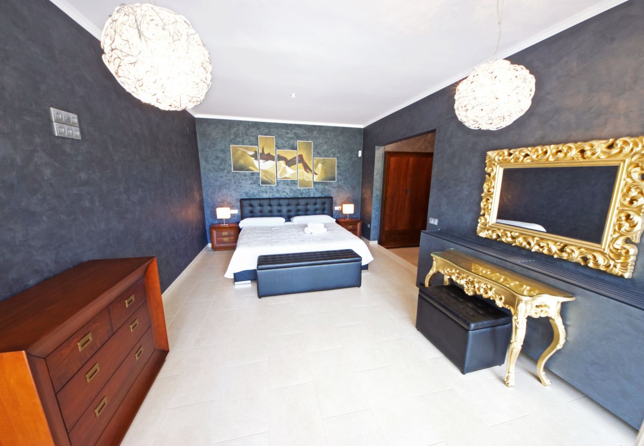 Villa en Ampolla - Cui Bono Villa en Ampolla - Cui Bono