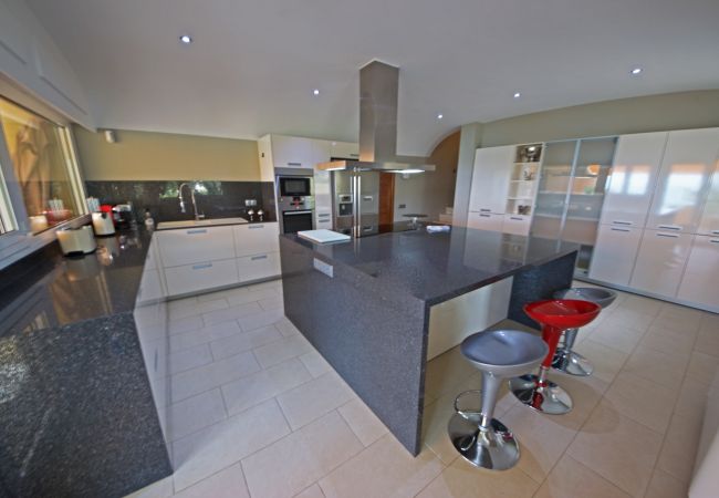 Villa à Ampolla - Cui Bono Villa à Ampolla - Cui Bono