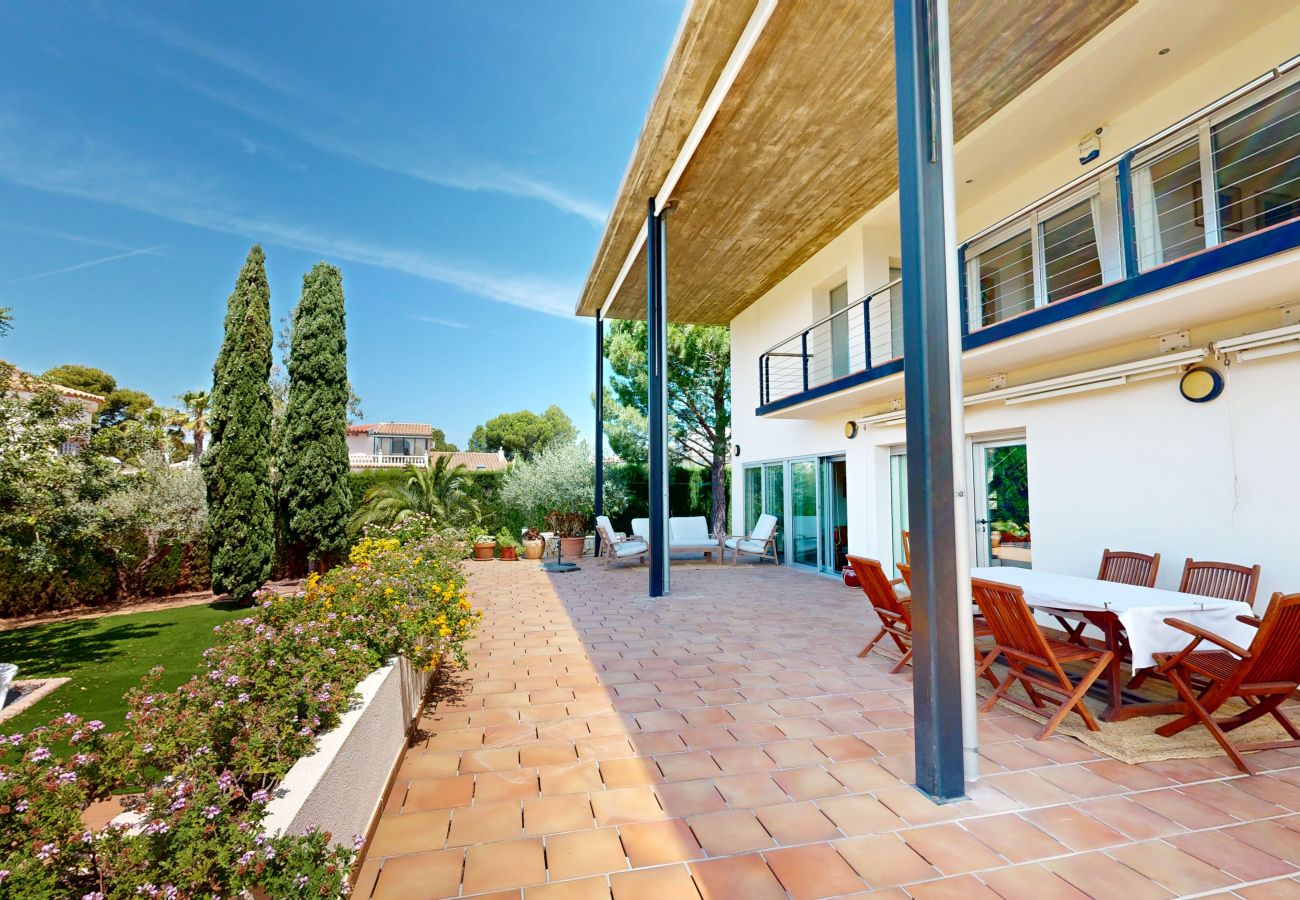 Villa in Ampolla - Villa Gaudi Villa in Ampolla - Villa Gaudi