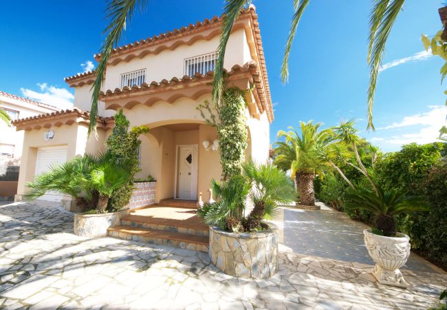 Villa in Ampolla - Villa Faro Villa in Ampolla - Villa Faro