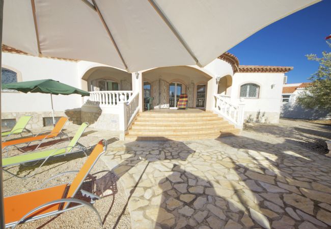 Villa in Ampolla - Villa Nicole Villa in Ampolla - Villa Nicole