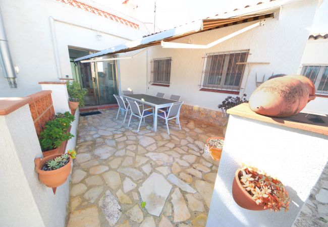 Cottage in Ampolla - Las Gaviotas Cottage in Ampolla - Las Gaviotas