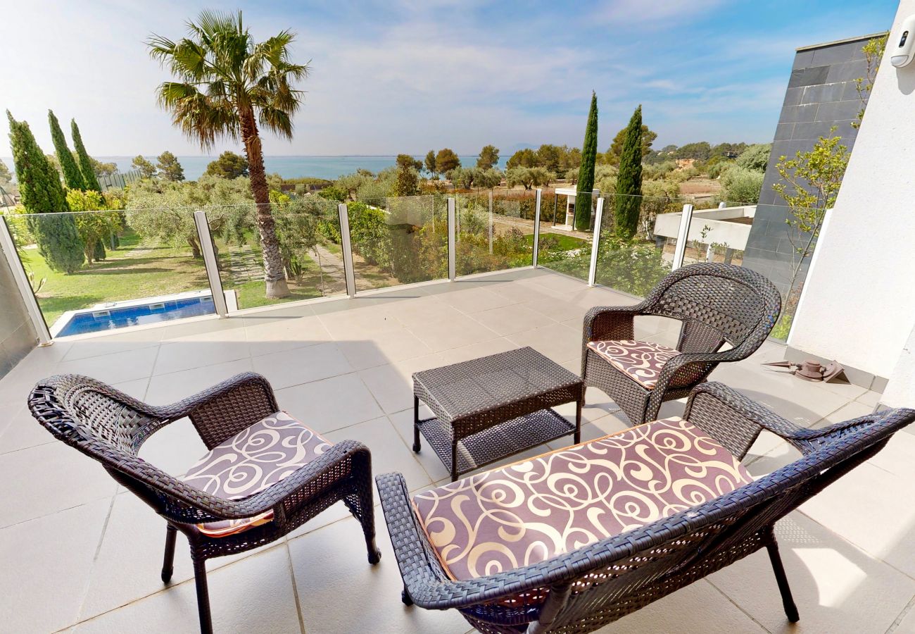 Luxury Villa Costa Dorada Villa in El Perelló - Nirvana
