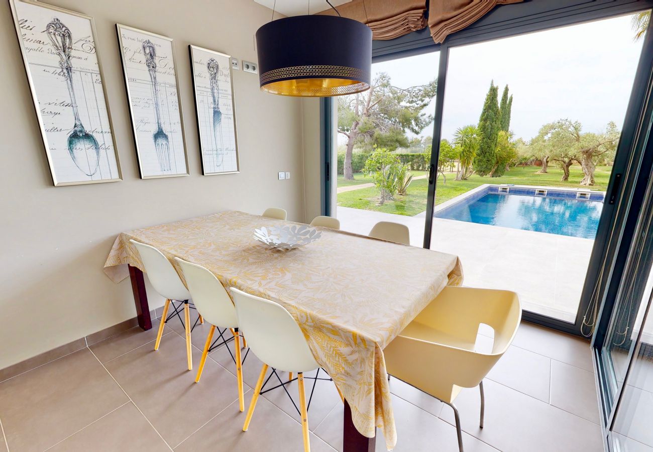 Luxury Villa Costa Dorada Villa in El Perelló - Nirvana