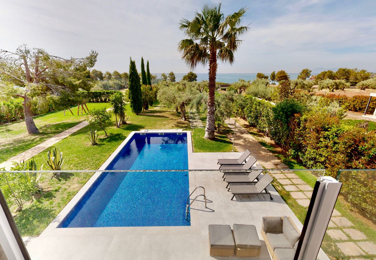Luxury Villa Costa Dorada Villa in El Perelló - Nirvana