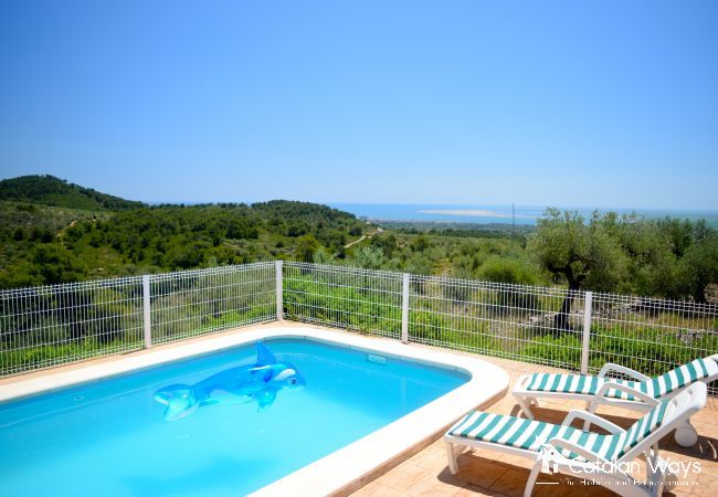 Cottage in Ampolla - The Little Castle Cottage in Ampolla - The Little Castle
