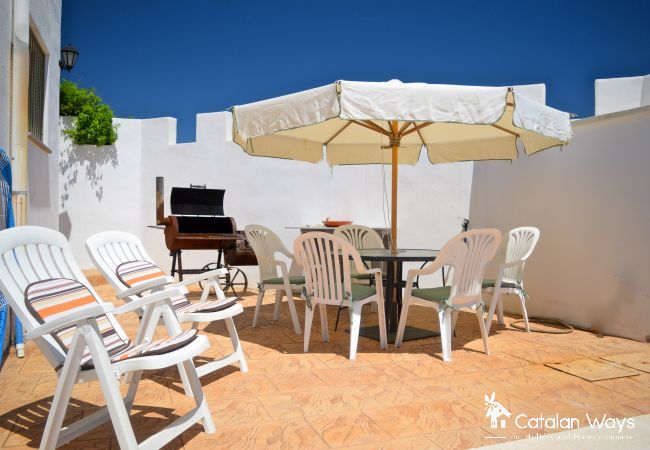 Cottage in Ampolla - The Little Castle Cottage in Ampolla - The Little Castle