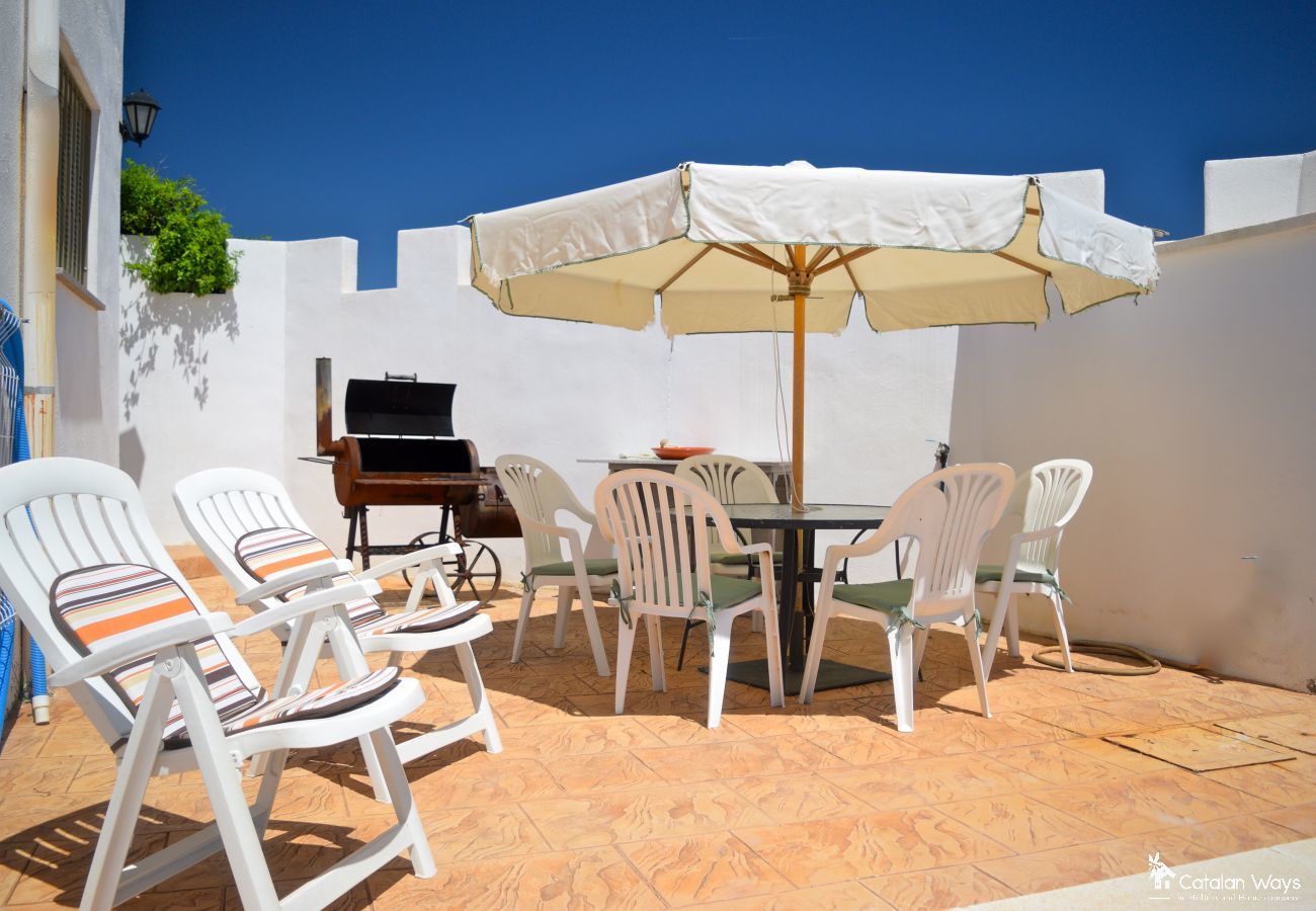 Cottage in Ampolla - The Little Castle Cottage in Ampolla - The Little Castle