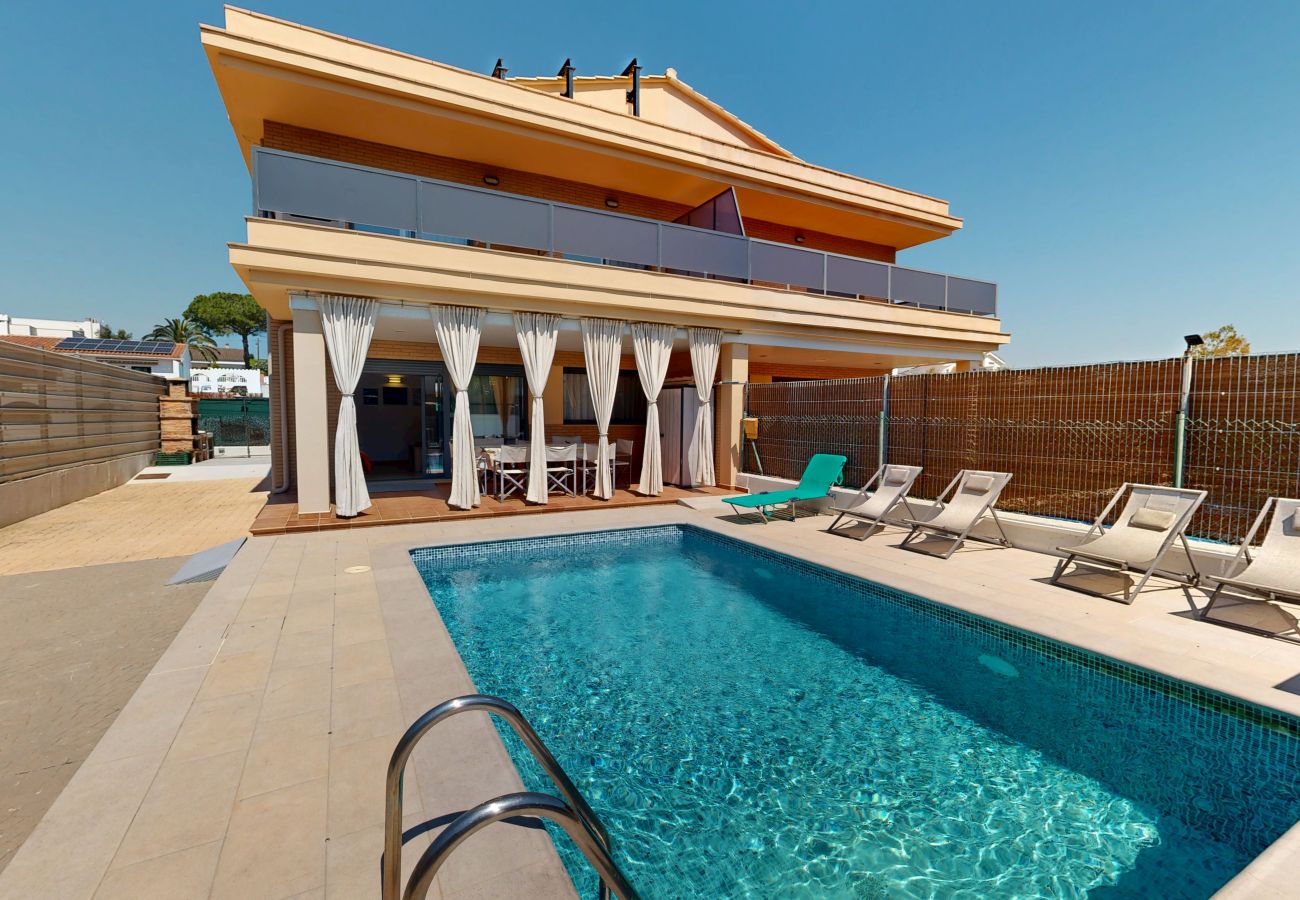 Вилла на Ampolla - Villa Arenal