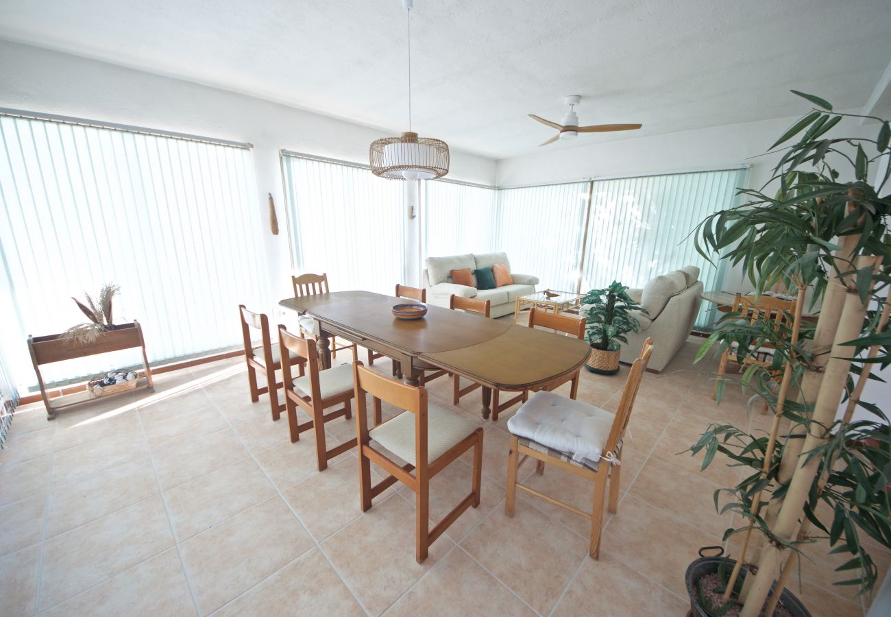 Коттедж на Ampolla - Las Gaviotas Коттедж на Ampolla - Las Gaviotas