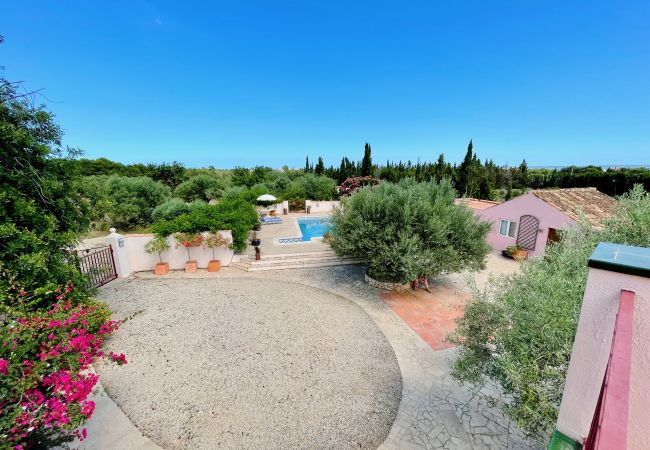 Коттедж на Ampolla - Finca Elenora Коттедж на Ampolla - Finca Elenora