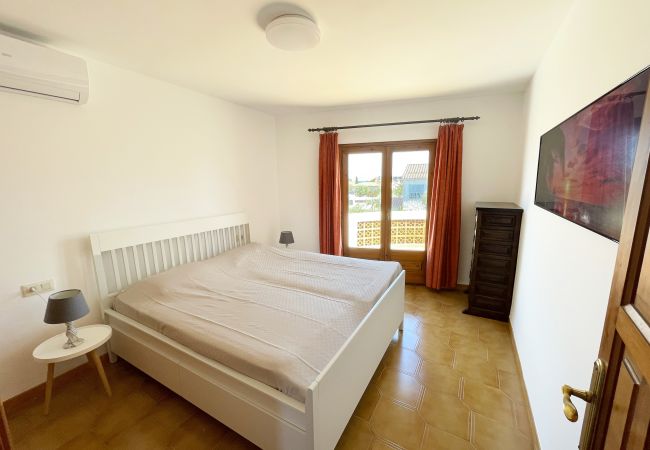 Вилла на Ampolla - Villa La Cabrera Вилла на Ampolla - Villa La Cabrera