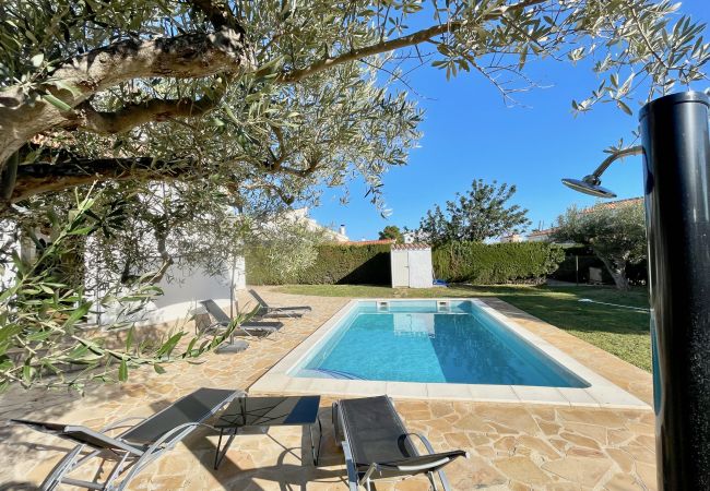 Вилла на Ampolla - Villa La Cabrera Вилла на Ampolla - Villa La Cabrera