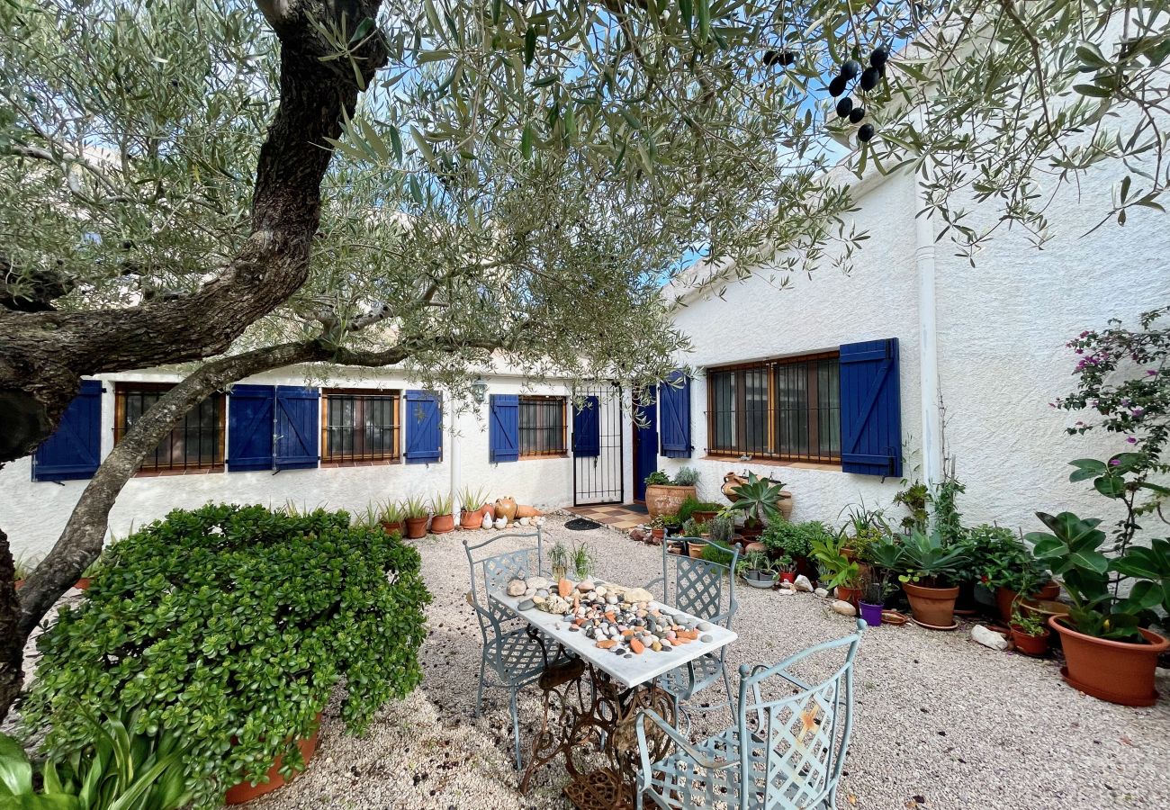 Особняк на El Perelló - Finca Aguila Особняк на El Perelló - Finca Aguila