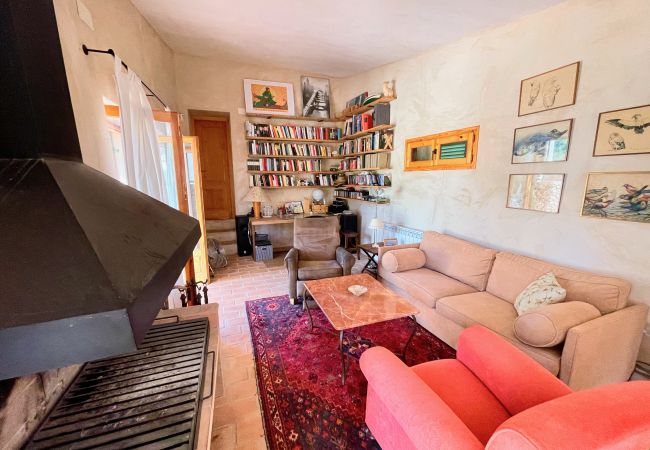 Особняк на Tortosa - Finca del Escritor Особняк на Tortosa - Finca del Escritor