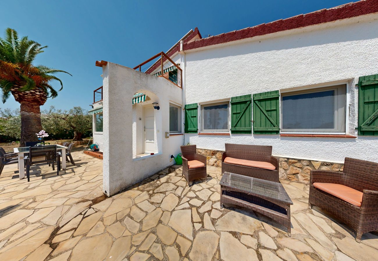 Особняк на Ampolla - Villa Joana Особняк на Ampolla - Villa Joana