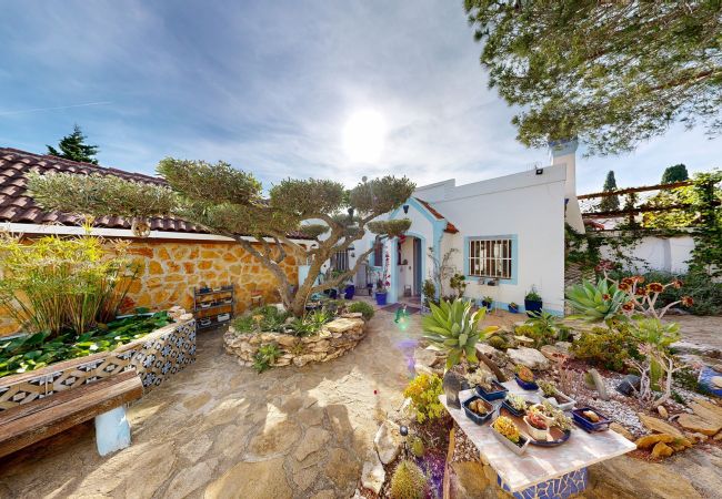 Особняк на L'Aldea - Villa Buda Особняк на L'Aldea - Villa Buda