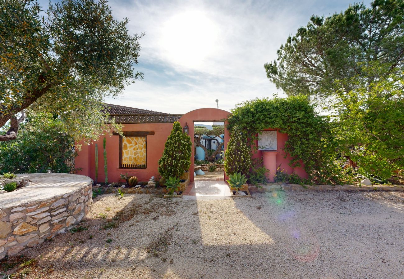 Особняк на L'Aldea - Villa Buda Особняк на L'Aldea - Villa Buda