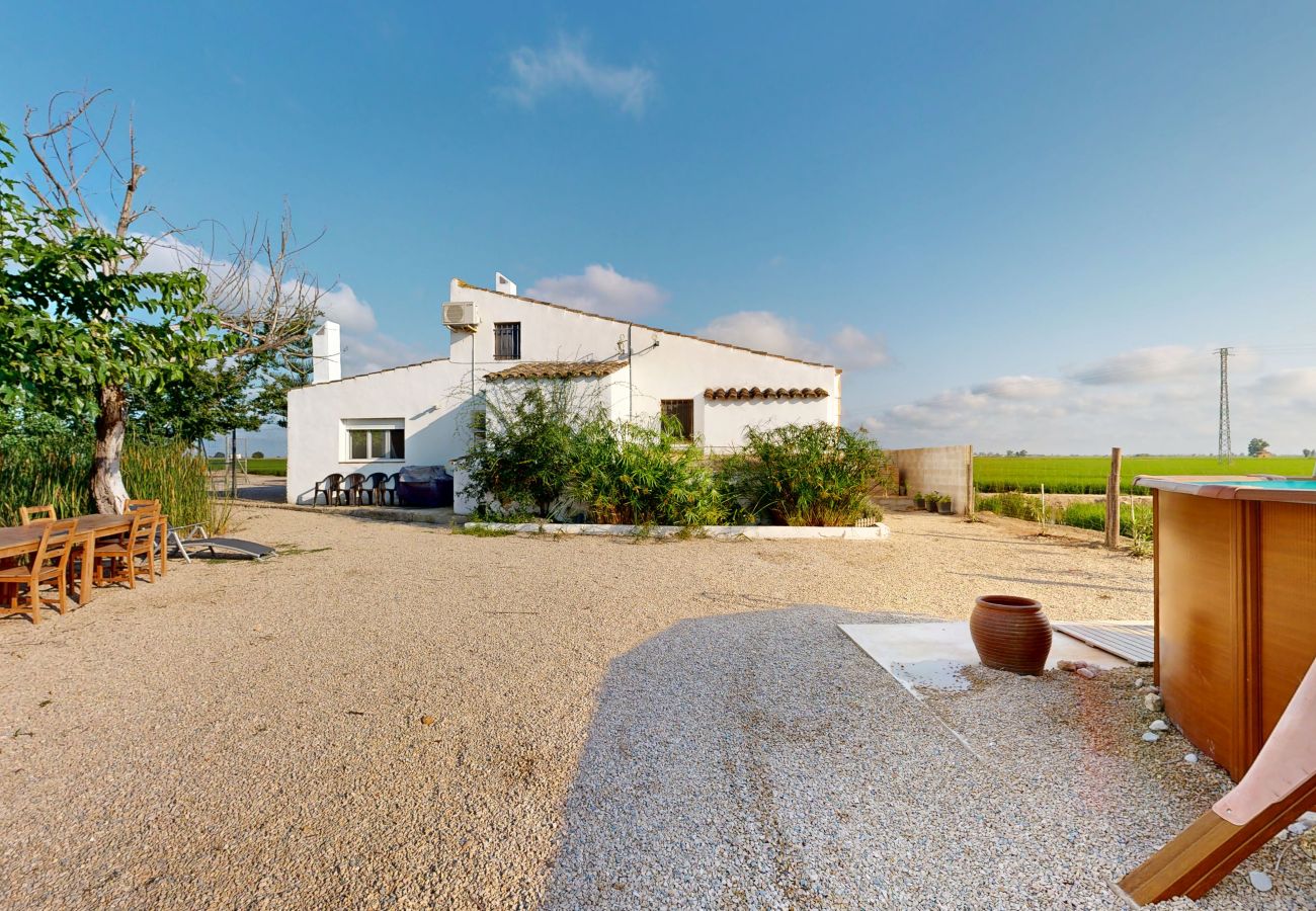 Особняк на Deltebre - Casa Delta Особняк на Deltebre - Casa Delta