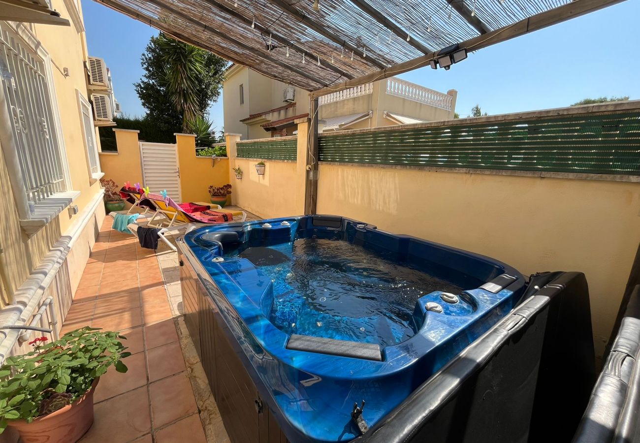 Вилла на Ametlla de Mar - Villa Paula Вилла на Ametlla de Mar - Villa Paula