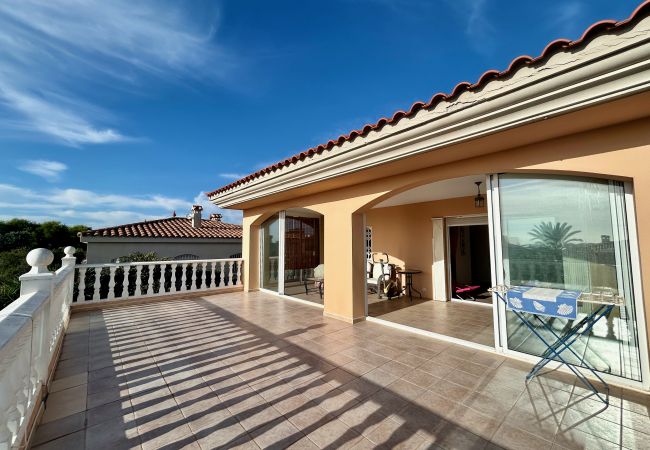 Вилла на Ampolla - Villa Gavina Вилла на Ampolla - Villa Gavina