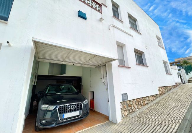 Terraced House in El Perelló - Casa Monica Terraced House in El Perelló - Casa Monica