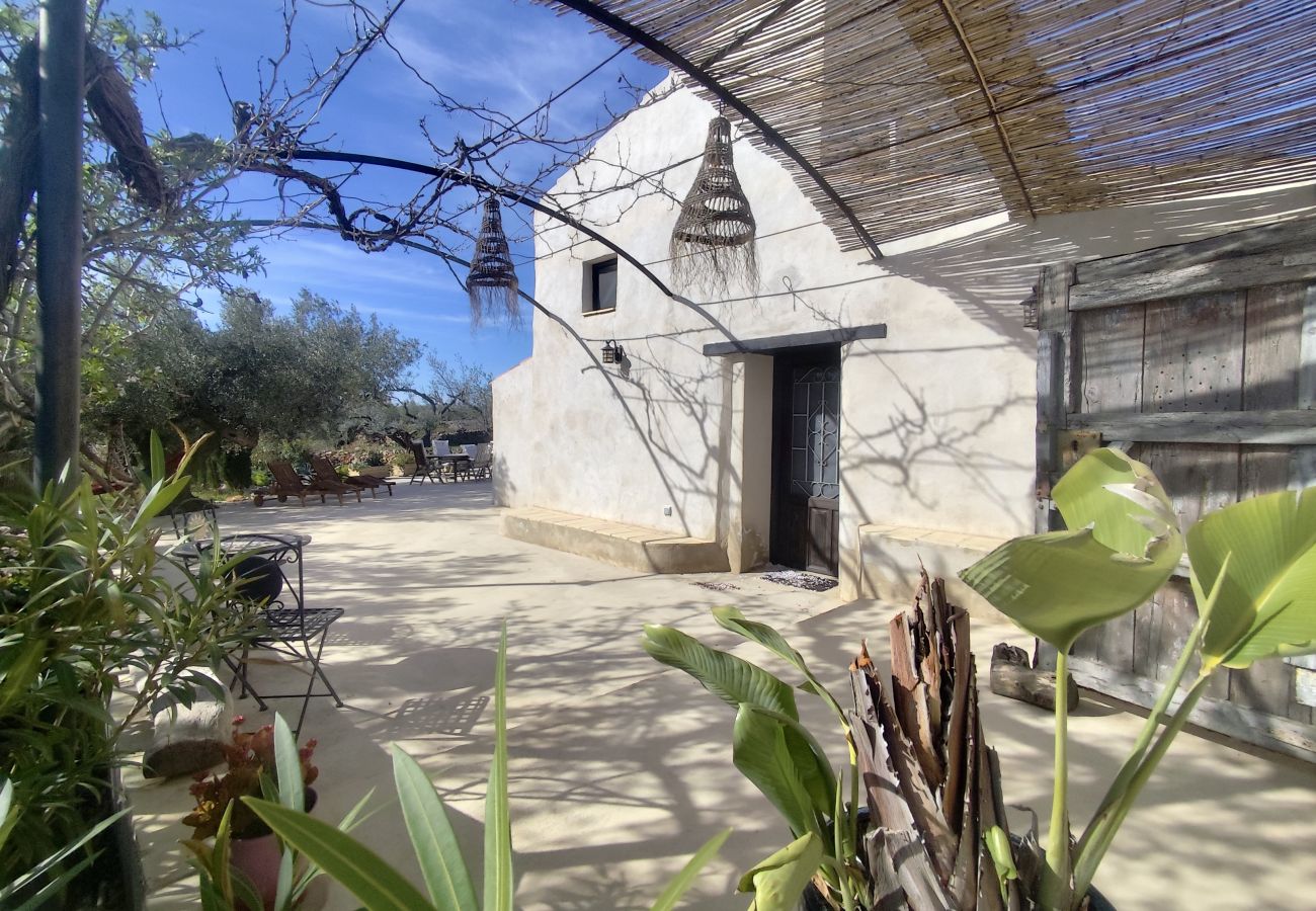 Country house in L'Aldea - Finca La Abubilla