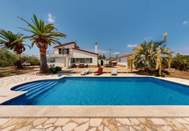 Country house in Ampolla - Villa Joana Country house in Ampolla - Villa Joana